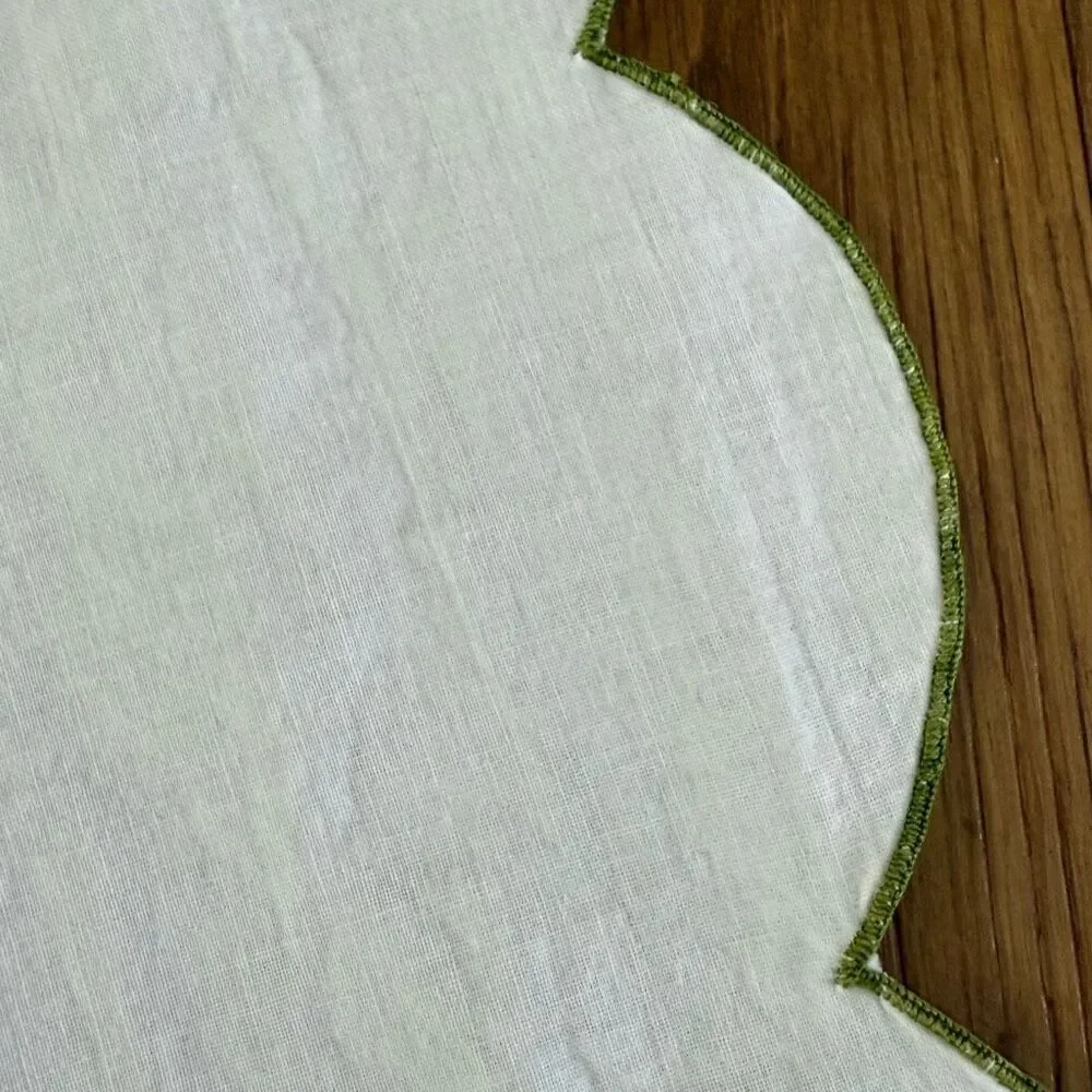 Vintage Embroidered Cross Stitch White Floral Battenberg Lace Oval Tablecloth 93
